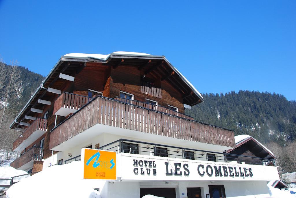 Hotel Les Combelles Chatel Bagian luar foto