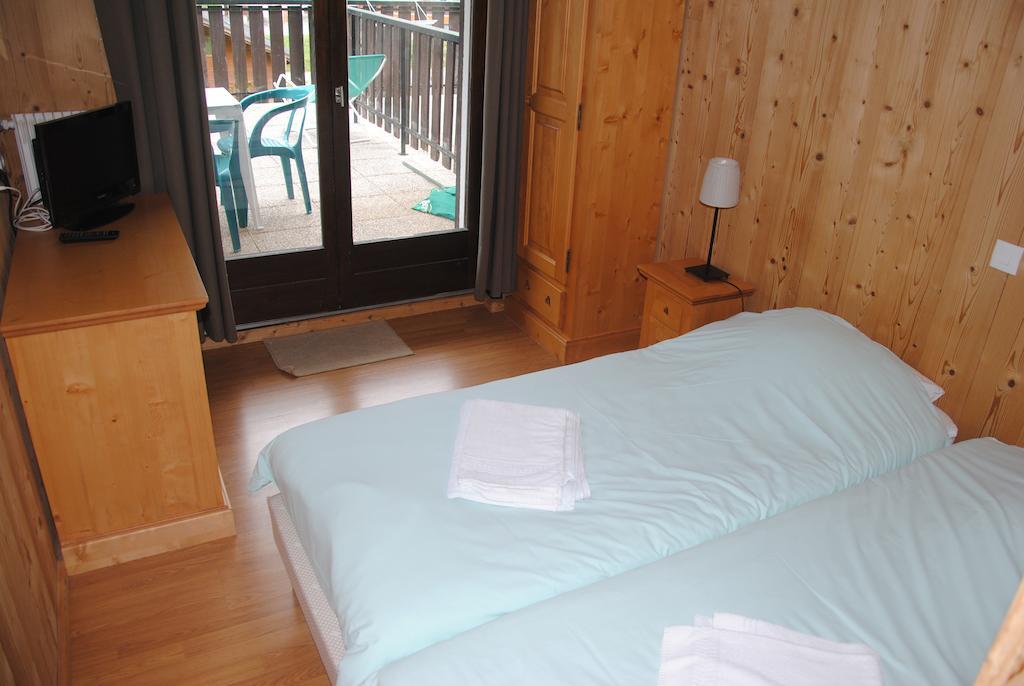 Hotel Les Combelles Chatel Ruang foto