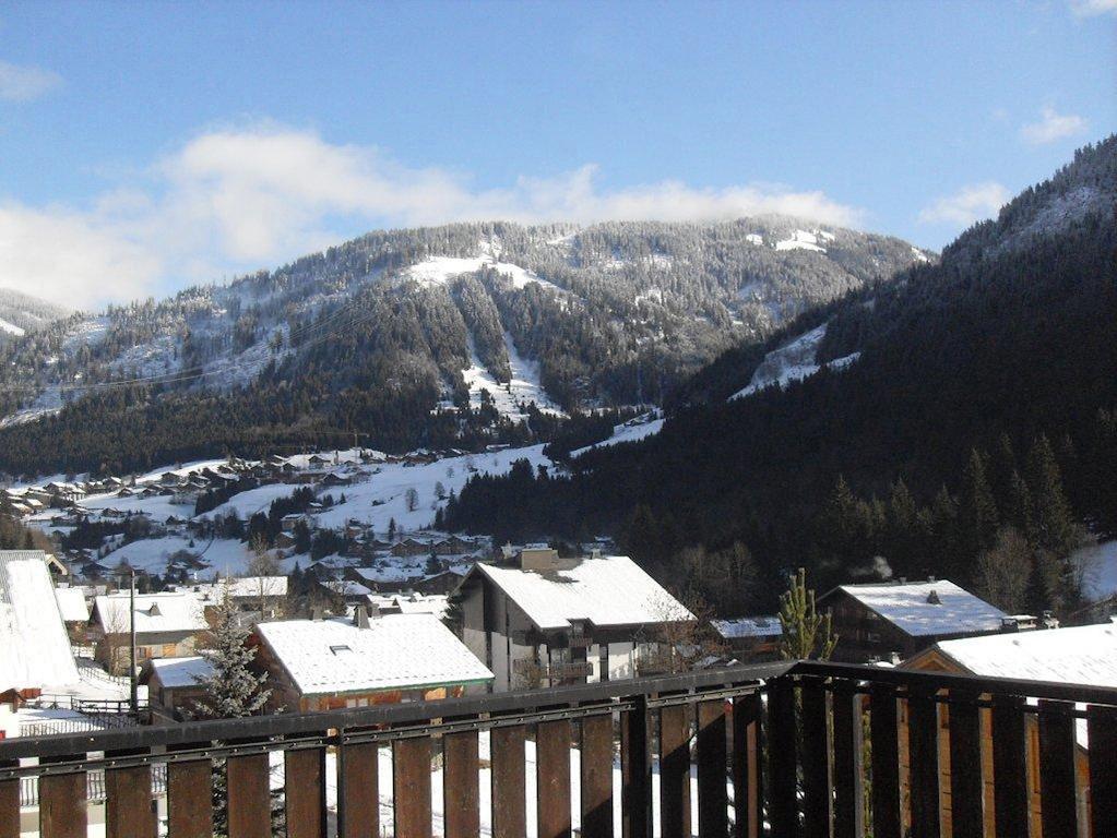 Hotel Les Combelles Chatel Bagian luar foto