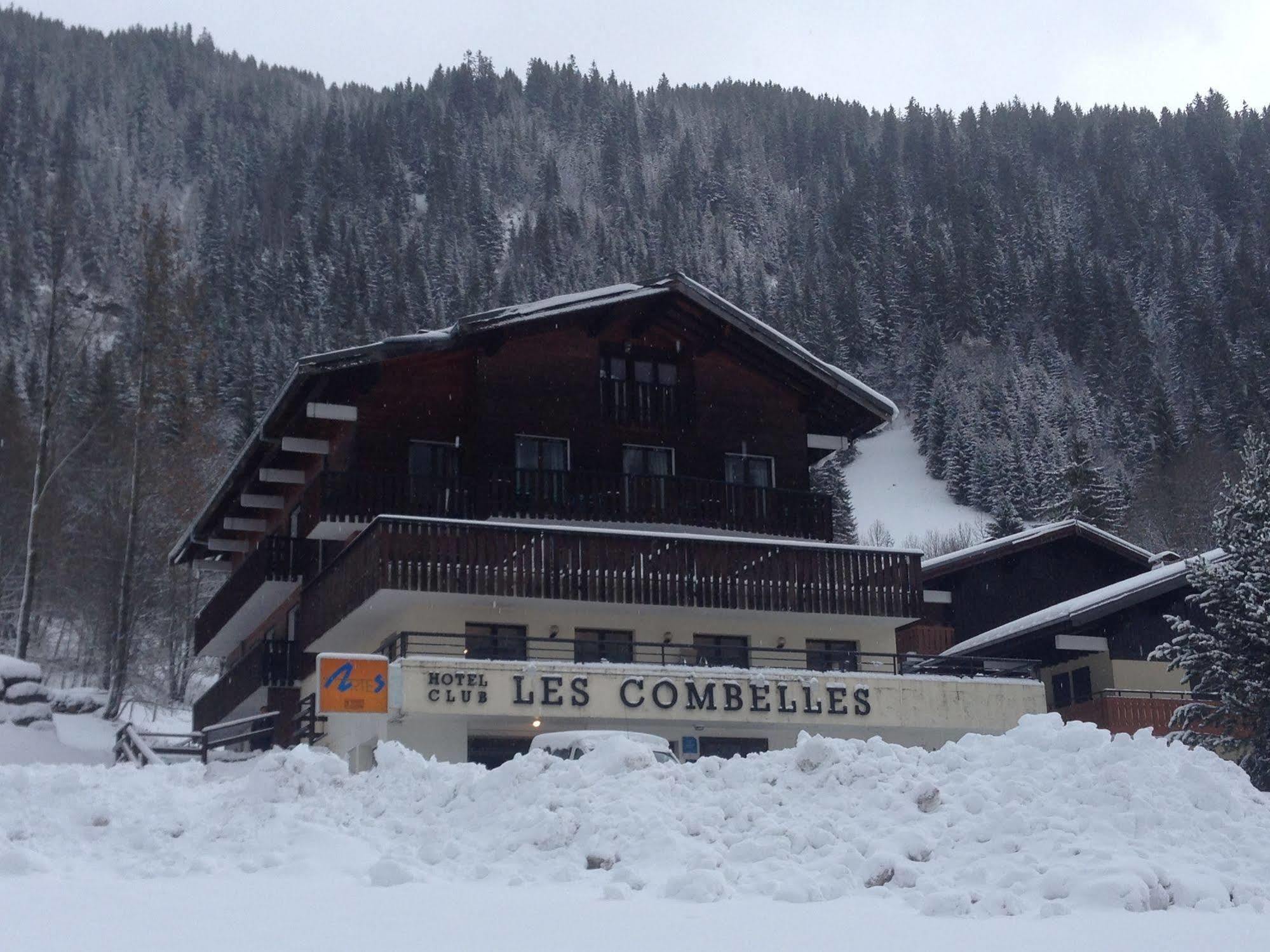 Hotel Les Combelles Chatel Bagian luar foto