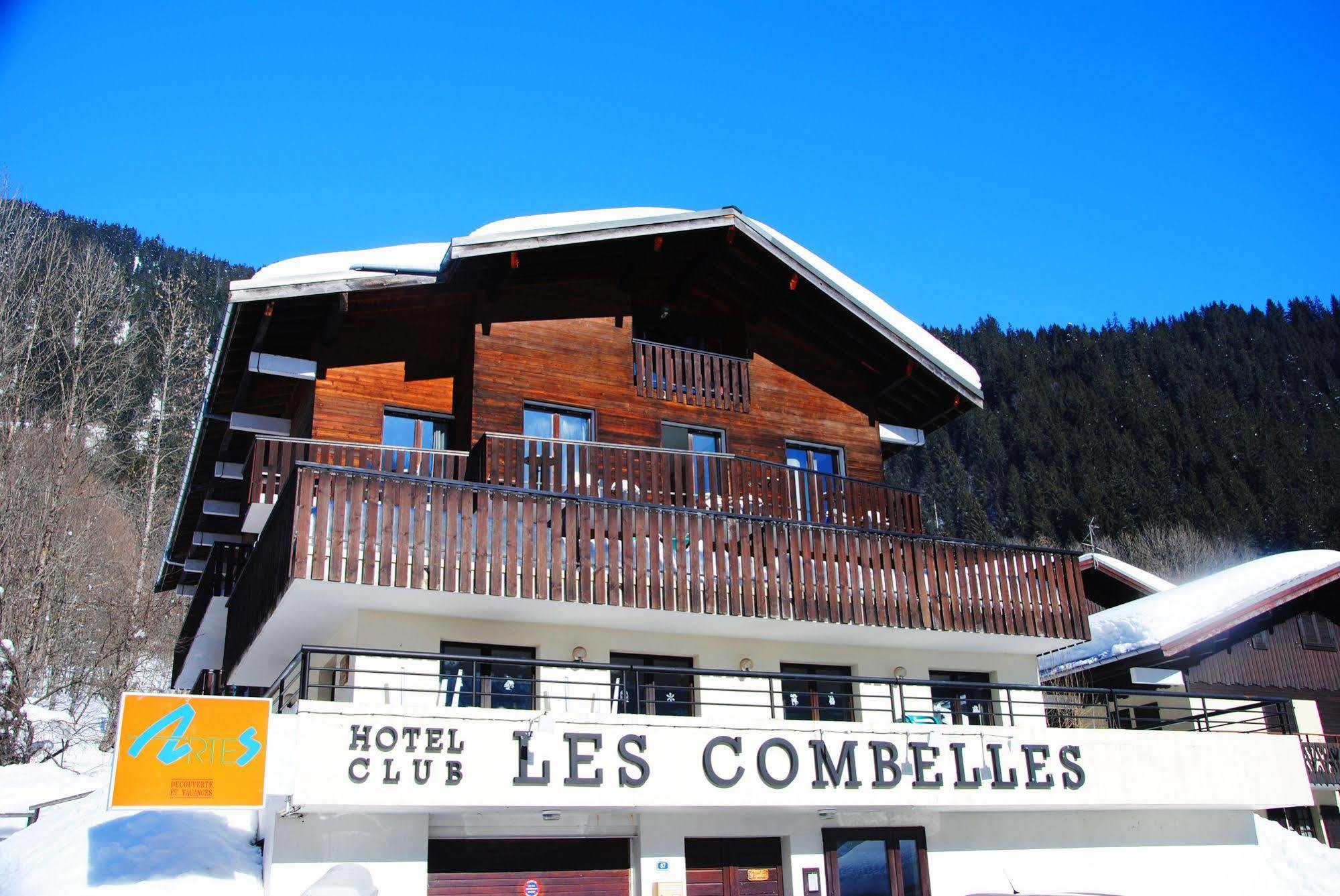 Hotel Les Combelles Chatel Bagian luar foto